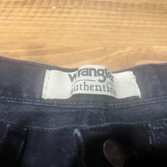 Wrangler Black authentic Jeans 44x30 - Picture 5 of 8